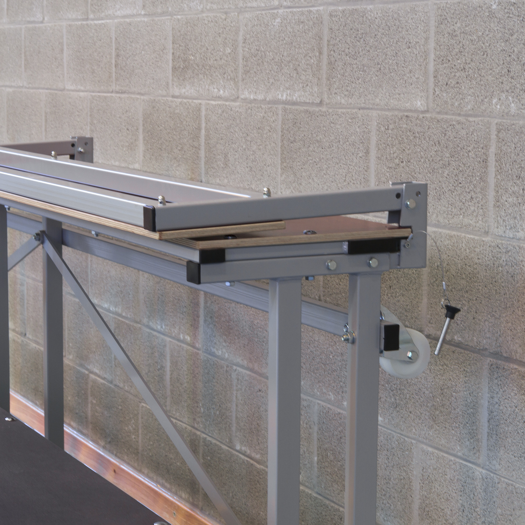 Tilting stands for about 18 people