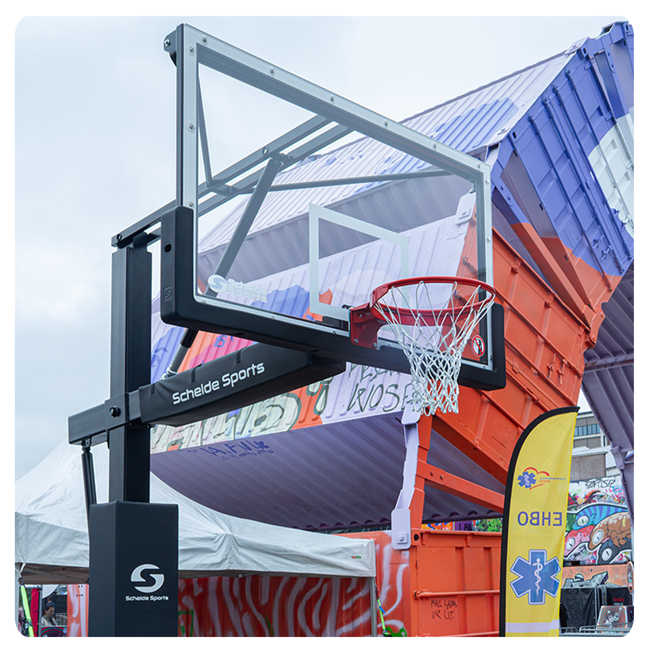 Canasta de baloncesto Urban Court Slammer FLEX en el lugar