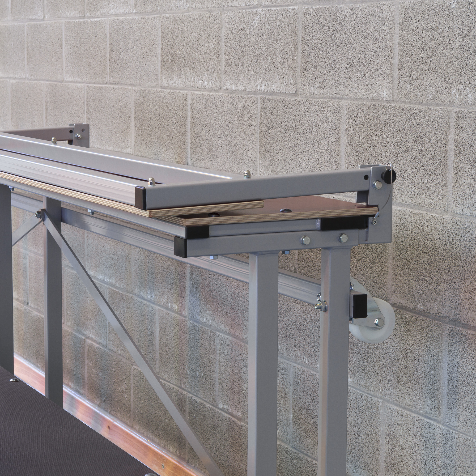 Tilting stands for about 18 people